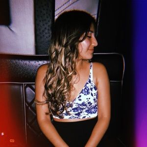 Meet your Posher, Valeria